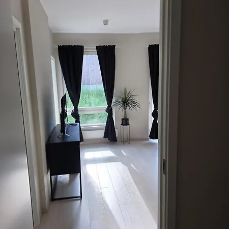 Two Bedrooms Luxury With Free Parking Apartment