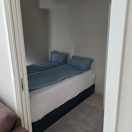 Two Bedrooms Luxury With Free Parking Apartment *