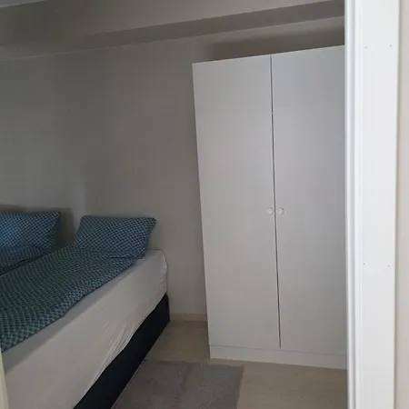 Two Bedrooms Luxury With Free Parking Apartment
