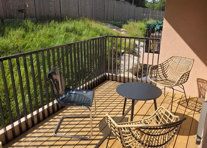 Two Bedrooms Luxury With Free Parking